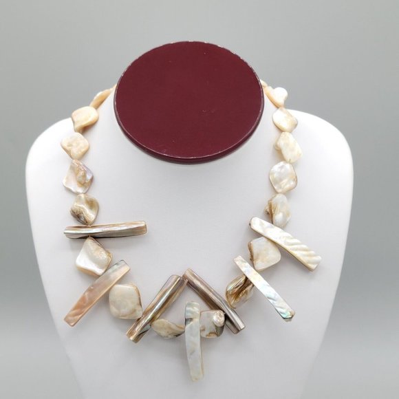 Womens MOP Mother of Pearl Beaded Fashion Necklace Lobster Clasp 16 in - Picture 1 of 9
